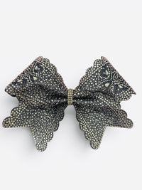 Scallop Edge Teardrop Bow